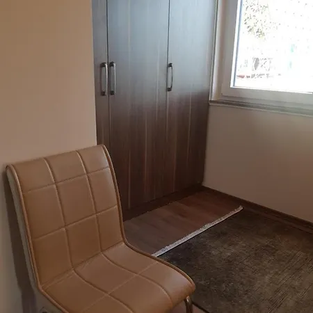 בית הארחה Tirana Rooms 4*