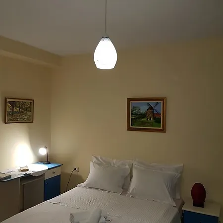 Tirana Rooms 티라나