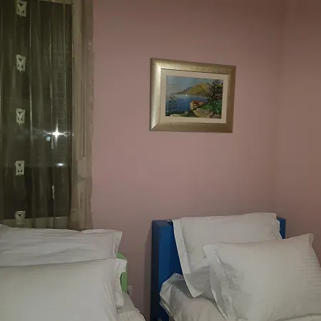 בית הארחה Tirana Rooms