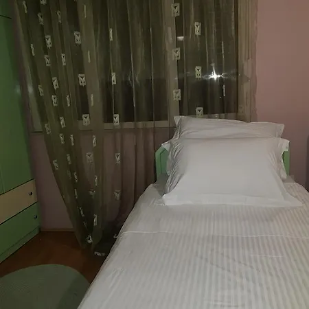게스트하우스 Tirana Rooms 4*